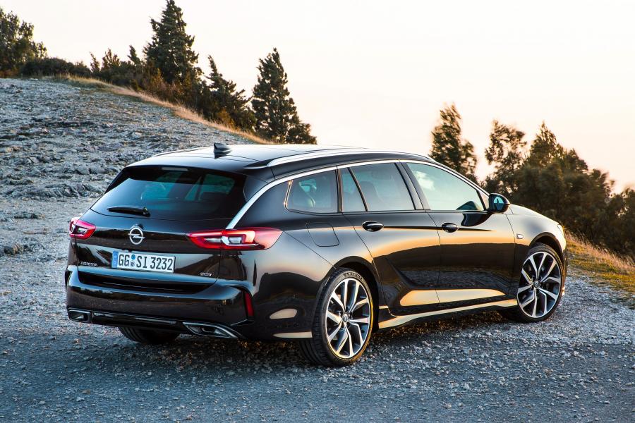  Opel Insignia GSi Sports Tourer 2017 года  (фото 38 из 40)
